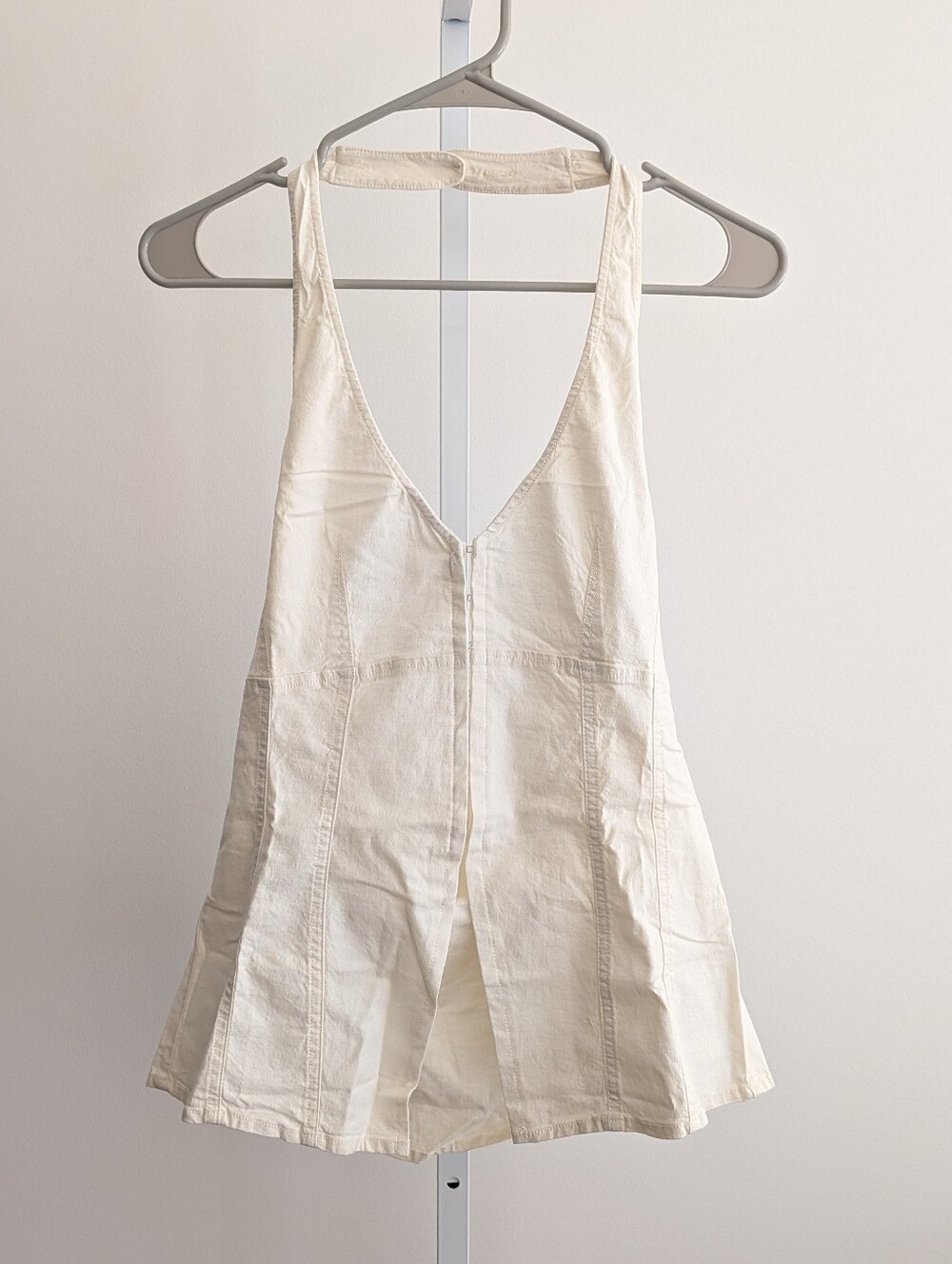NWT Urban Outfitters Arctic Wolf Halter Top - Picture 4 of 5